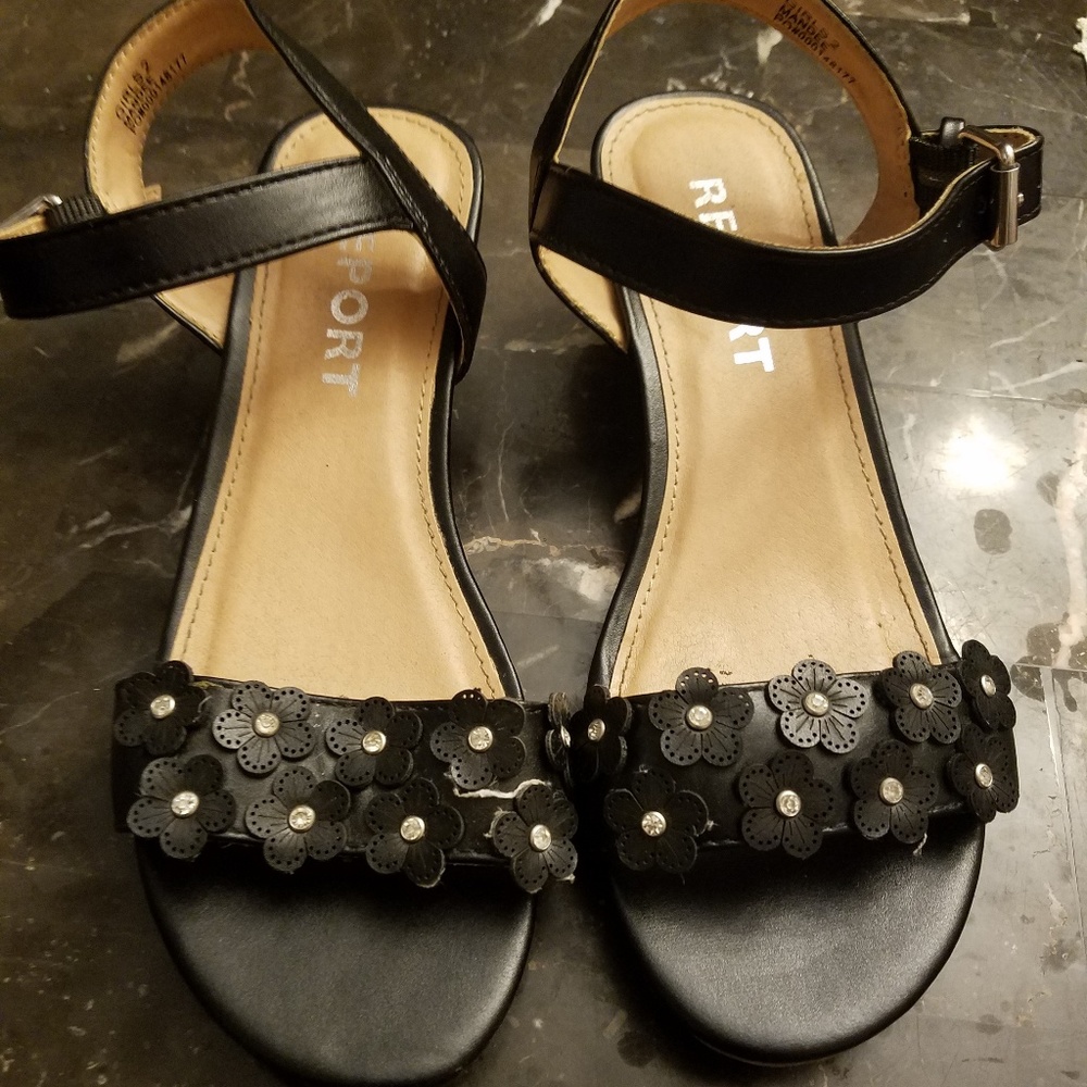 Girls shoes